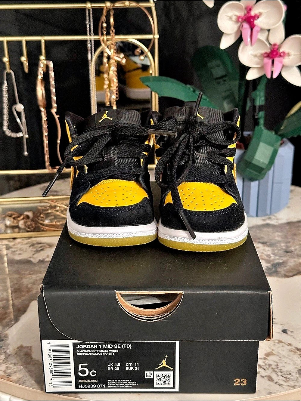 Jordan 1 Mid SE (TD) ) Black & Yellow Baby 5C
